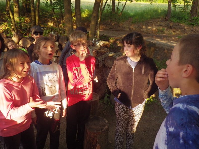 21_se_sirkou_se_špatně_mluví_05